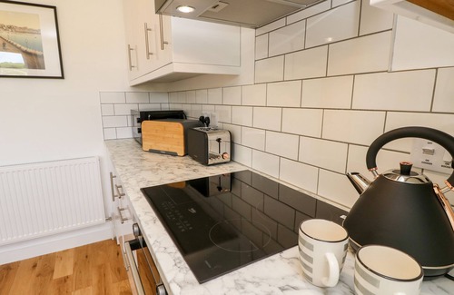 Nettlestone Cottage | CHAMPAGNE, family friendly, character holiday cottage in Seaview