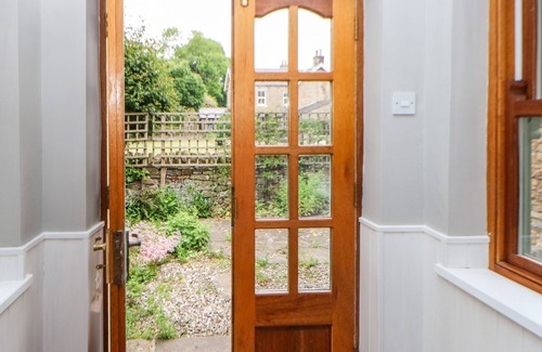 Barnard Castle Cottage | CHAPEL COTTAGE, pet friendly, with open fire in Middleton-In-Teesdale