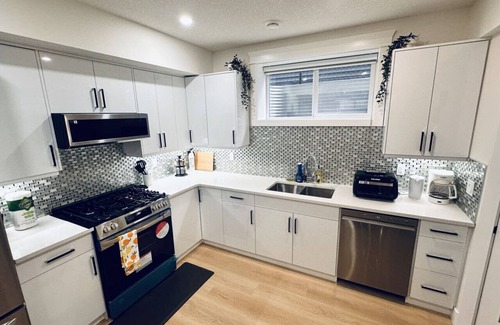 Southwest Edmonton Apartment | Chappelle Basement Mehul