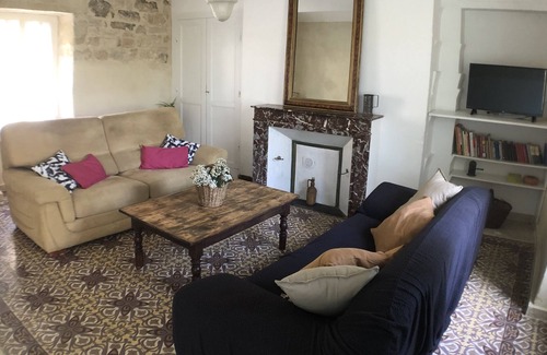 Arpaillargues-et-Aureillac House | Charmante Maison de Village Avec Extérieur