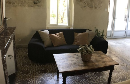 Arpaillargues-et-Aureillac House | Charmante Maison de Village Avec Extérieur
