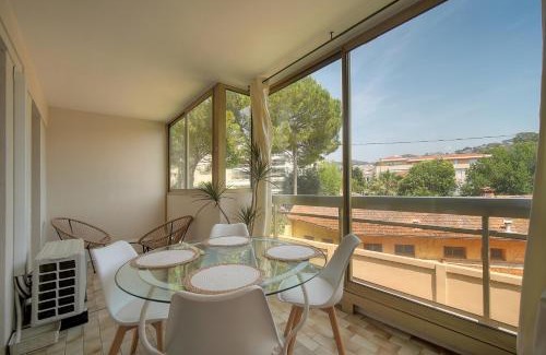 Le Cannet Apartment | Char - Piscine - Parking - VCA