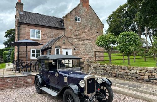 Cauldon Low House | Character 3 Bed Peak Dist Farmhouse Alton Towers