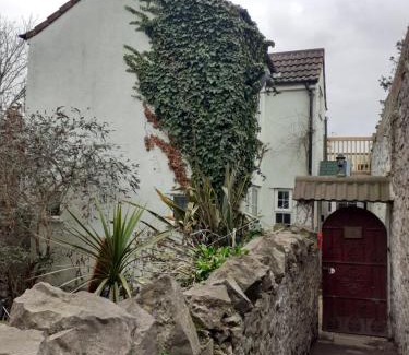 Weston-super-Mare House | Characterful Cottage near the Sea, Beach, Pier & Shops