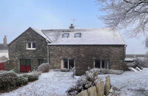 Lowick Cottage | Characterful & spacious C17th cottage. 3 Bed. Pet friendly. Rural tranquillity.