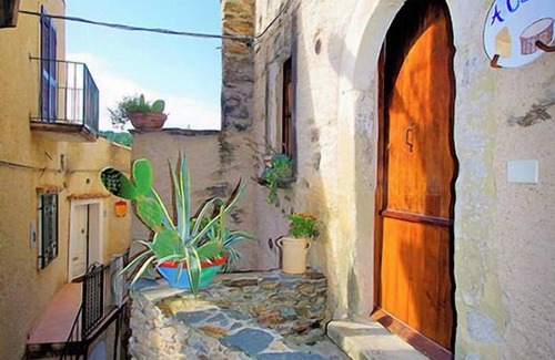 Belmonte Calabro House | Characteristic house in the historic center of Belmonte Calabro, Nature and Culture