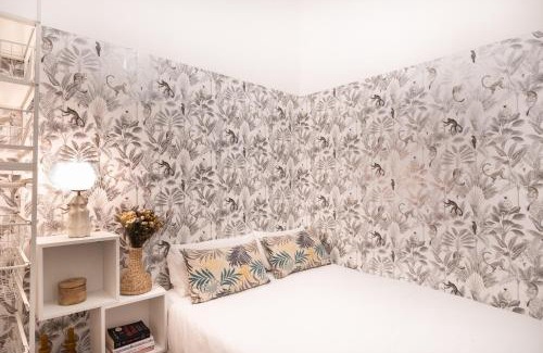 Sant Antoni Apartment | Charm and Comfort in the Heart of Sant Antoni, Barcelona