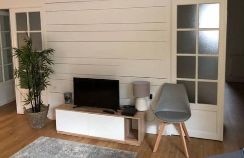 Quartier de France Apartment | Charmant 3 Pièces Refait à Neuf Avec Jardin