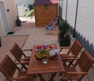 Laveyron Apartment | Charmant appartement T2 dans villa idéal pour professionnels
