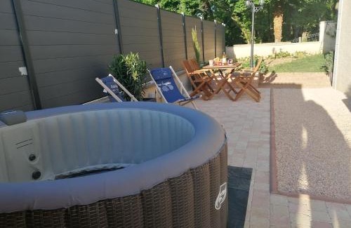 Laveyron Apartment | Charmant appartement T2 dans villa idéal pour professionnels
