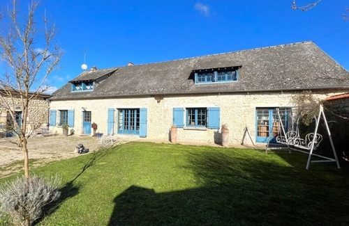 Beauvilliers House | Charmant Corps de Ferme Rénové Avec 4 Ânes + Studio - 10 Adultes/1 Enfant/1 Bébé