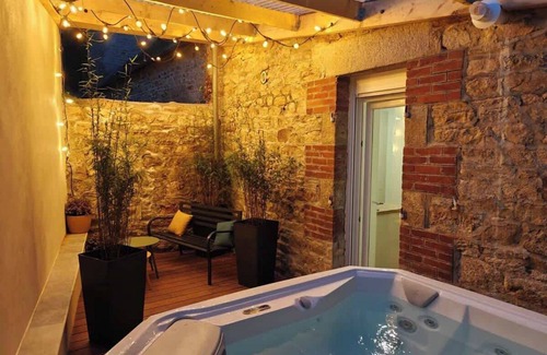 Guingamp Apartment | Charmant Duplex avec jacuzzi, Guingamp centre