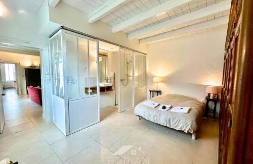 Saint Laurent de la Pree House | Charmante Maison Familiale - Grande Capacité