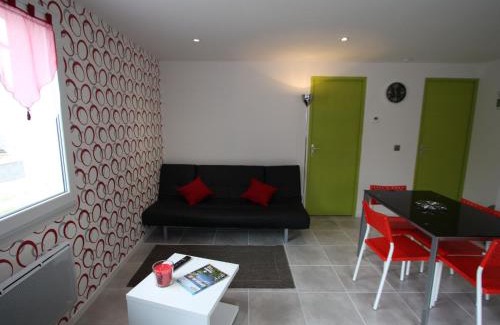 Vincey House | Charmant Gîte Moderne avec Terrasse, Proche Épinal & Nancy, Idéal pour Motards & Randonnées - FR-1-589-262