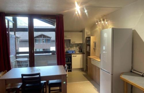 Brides-les-Bains Apartment | Charmant studio avec balcon et parking - Proche centre et Thermes - 4 pers. - FR-1-512-79