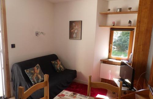 Murbach Apartment | Charmant studio au calme à Murbach vue jardin, parking & Wi-Fi gratuit