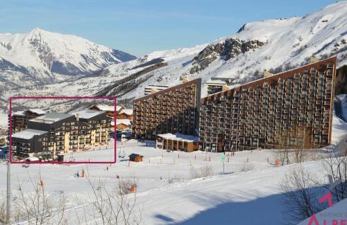Les Menuires Apartment | Charmant studio cabine aux Ménuires, pied des pistes, balcon, animaux permis, accès télébenne gratuit - FR-1-452-43