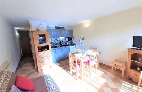 Saint-Lary-Soulan Apartment | Charmant T2 à Saint-Lary-Soulan avec balcon, parking, et casier à skis - FR-1-457-269
