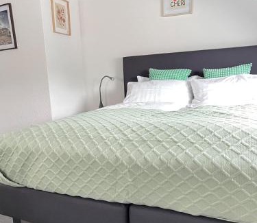 Tiefenbronn Apartment | Charmante Hotelwohnung nahe Pforzheim, ruhige Lage