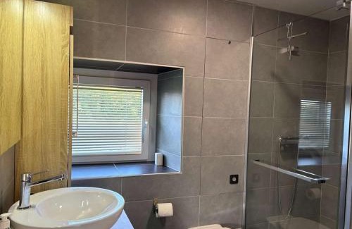 Tregastel House | Charmante maison bretonne avec jardin clos, parking, WiFi, à 900m de la plage - Trégastel - FR-1-542-35