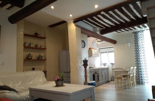 Apt House | Charmante Maison de village avec Jacuzzi
