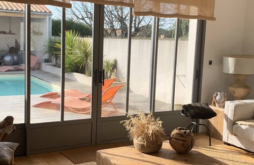 Nieul-sur-Mer House | Charmante Maison Avec Piscine de 150 m2