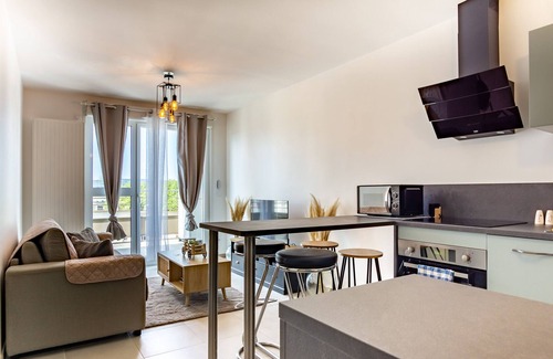 Novel Apartment | Charmante Résidence Avec Parking Privé sur Place