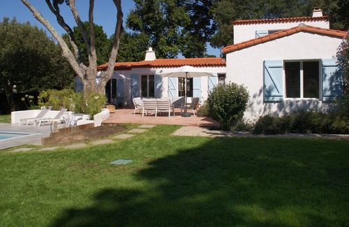 Pornic House | Charmante Villa de Bord de Mer, Avec Piscine, Situé Dans un Grand Parc Arboré