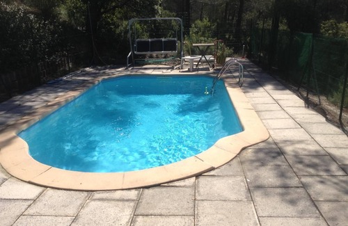 Sollies-Toucas Villa | Charmante villa en pierre, 6 personnes, piscine privée, propre, 16000m².