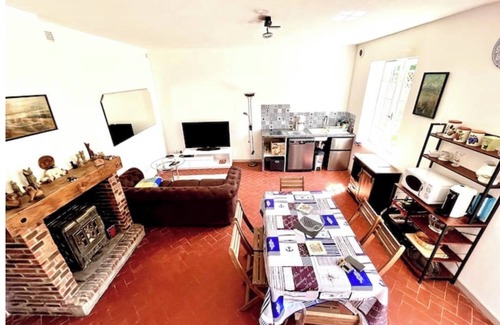 Lauzun House | Charme Rustique au Cœur D'un Village Médiéval