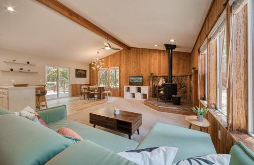 Truckee House | Charmed Cabin at Tahoe Donner by Tahoe Getaways - 2BR w HOA Access