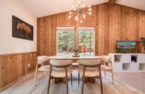 Truckee House | Charmed Cabin at Tahoe Donner by Tahoe Getaways - 2BR w HOA Access
