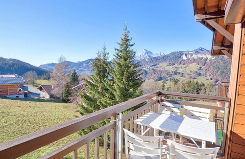 Notre-Dame-de-Bellecombe Apartment | Charming renovated duplex with view, 4 people