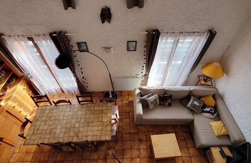 Saint-Michel-de-Chaillol Ski Chalet | Charming Chalet for 5-7 with South-Facing Balcony - Close to Ski, Hiking, Shops