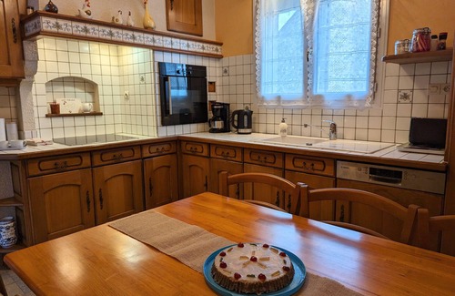 Cesarville-Dossainville Cottage | Charming Farmhouse Retreat: 4 Bedrooms, Near Paris & Loire Castles, Bikes, Private Terrace