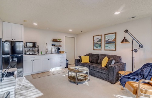 Briargate House | Charming 1-bdrm walkout basement suite with AC, WiFi in lovely Colorado Springs