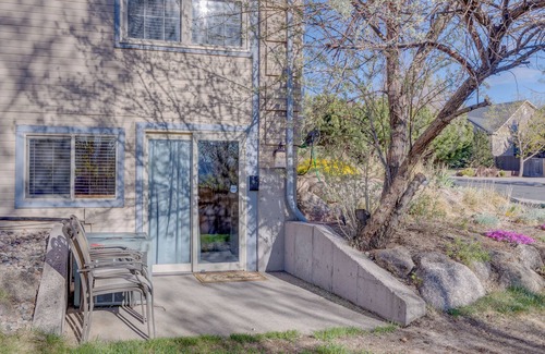 Briargate House | Charming 1-bdrm walkout basement suite with AC, WiFi in lovely Colorado Springs