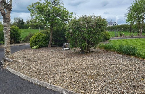 Ennis Apartment | Charming 1-bed Apartment in Barefield