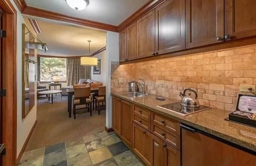 Olympic Valley Resort | Charming 1-bedroom Resort Condo Fireplace Suite