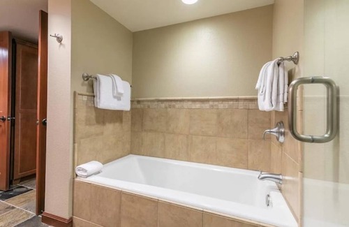 Olympic Valley Resort | Charming 1-bedroom Resort Condo Fireplace Suite
