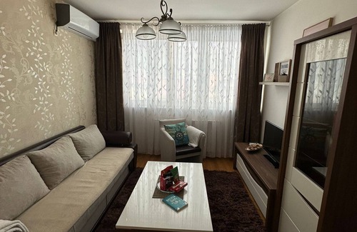 Novo Sarajevo Apartment | Charming 1-bedroom apartment in Sarajevo. Wi-Fi & AC as well as pet-friendly.
