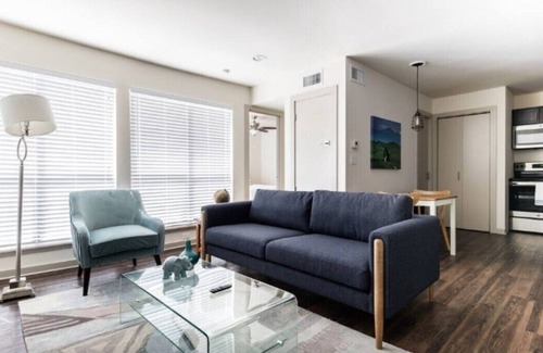 Oak Lawn Apartment | Charming 1-bedroom apartment in Oaklawn