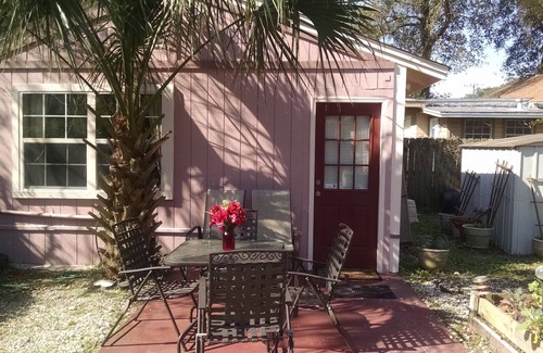Southeast Pensacola Cottage | Charming 1-bedroom cottage with AC in beautiful Pensacola