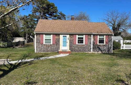 Dennis Port Cottage | Charming 1-bedroom cottage in Dennis, central to everything!