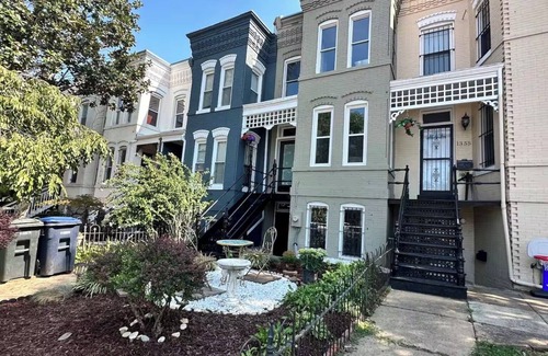 Capitol Hill House | Charming 1-bedroom house with WiFi, AC in enchanting Washington