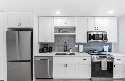 University Heights House | Charming 1-bedroom house in Hillcrest San Diego with AC, WiFi