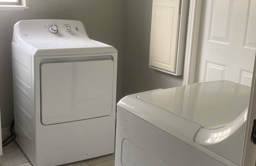 Conroe House | Charming 1-bedroom house in fantastic Conroe with AC