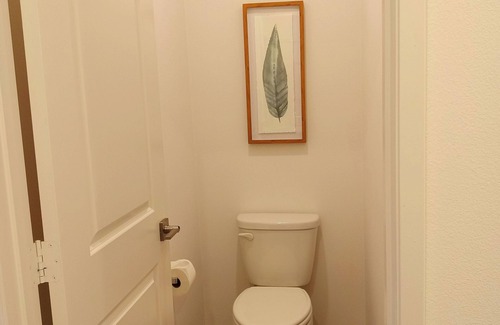 Fontana House | Charming 1 bedroom in townhouse in a new construction gated community.