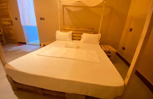 Arusha Cabin | Charming 1-bedroom lodge in peaceful Arusha with WiFi