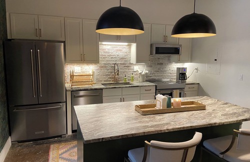 Old Fourth Ward Apartment | Charming 1-bedroom loft on the O4W/Inman Park Beltline in Atlanta with parking